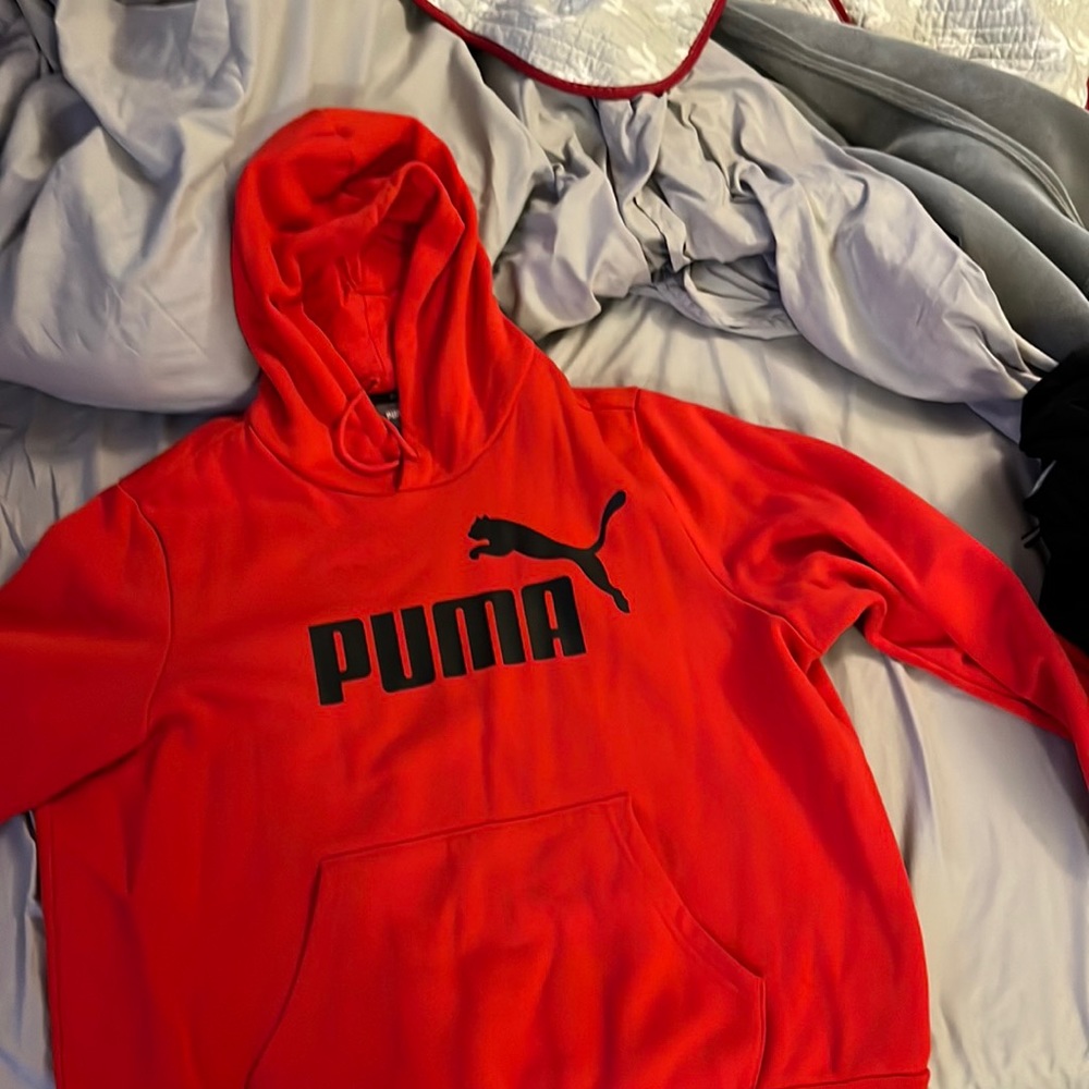 Great for workouts or just hanging out.  rarely worn and in excellent condition